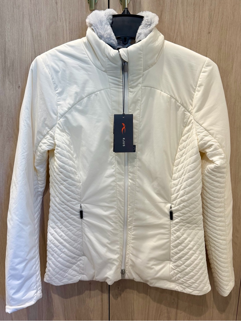 KJUS Women’s Macuna Jacket. NWTs. Cream. Size 38 EU